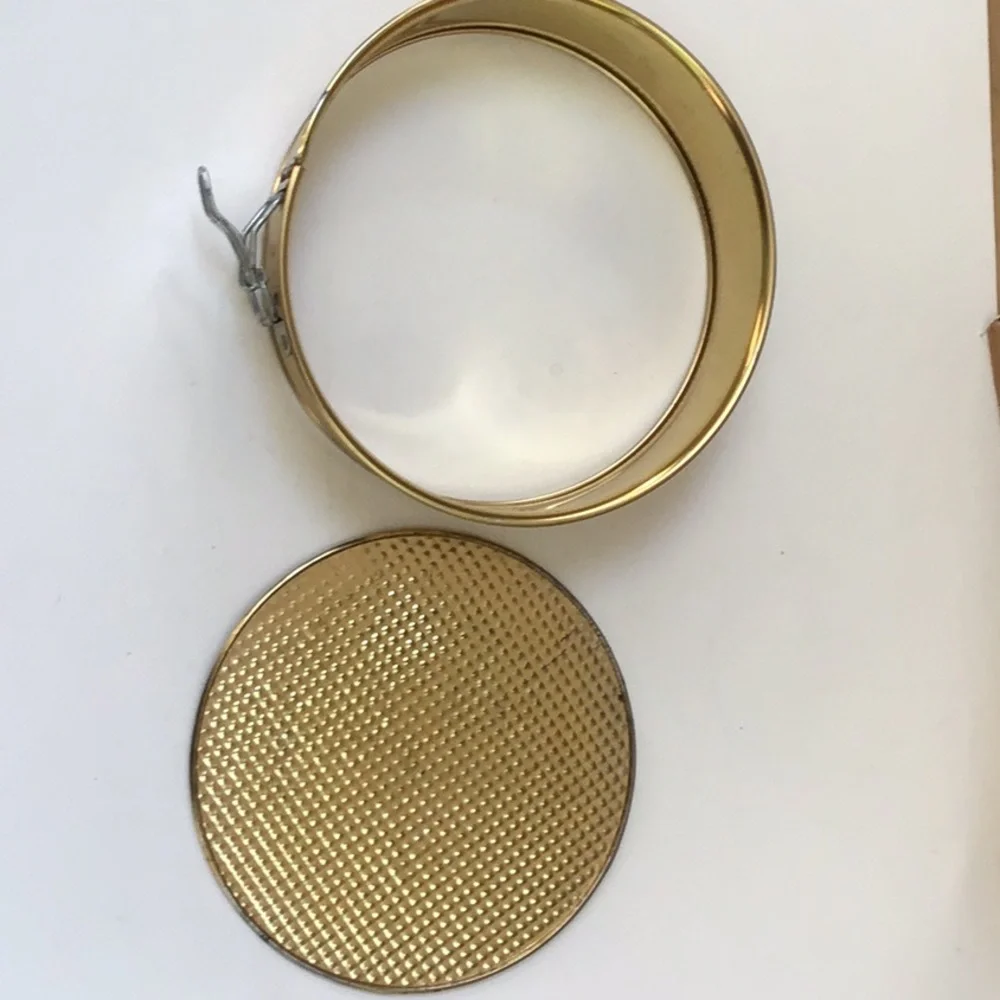 N/A gold tone